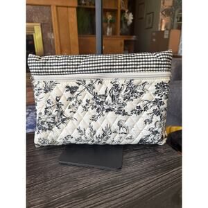 6/$25 BUENO Victorian Print Large Cosmetic Bag